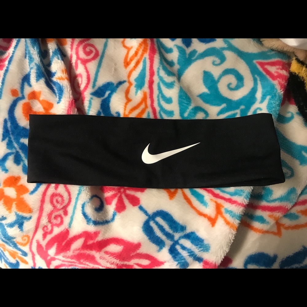 Nike headband